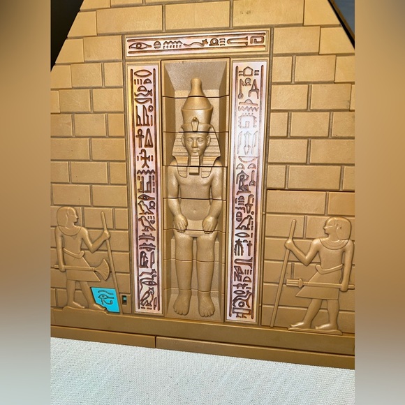 Playmobil 4240 Egyptian Pyramid History Set
Retired 2009
Accessories included - Picture 9 of 11